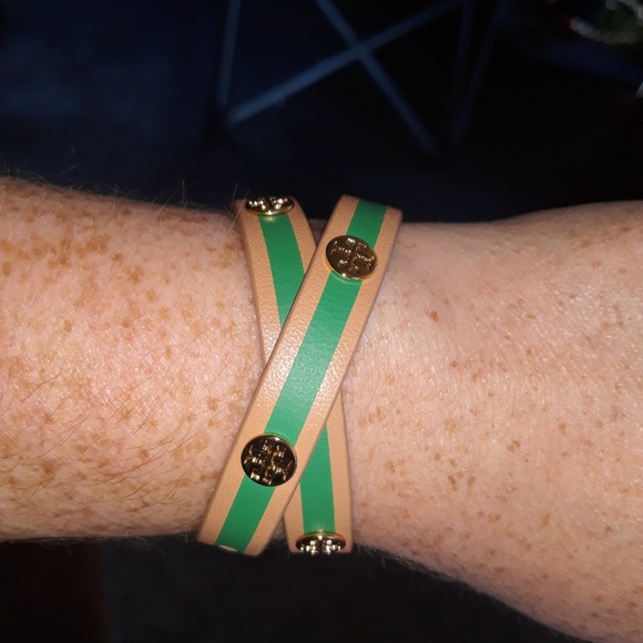 Tory Burch Jewelry - Nwt Tory Burch green and tan bracelet